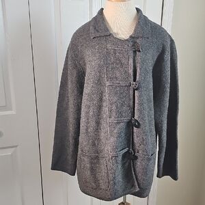 Gray Button-Up Cardigan/coat‎ 100% Wool. Size Large Black Buttons Pockets.